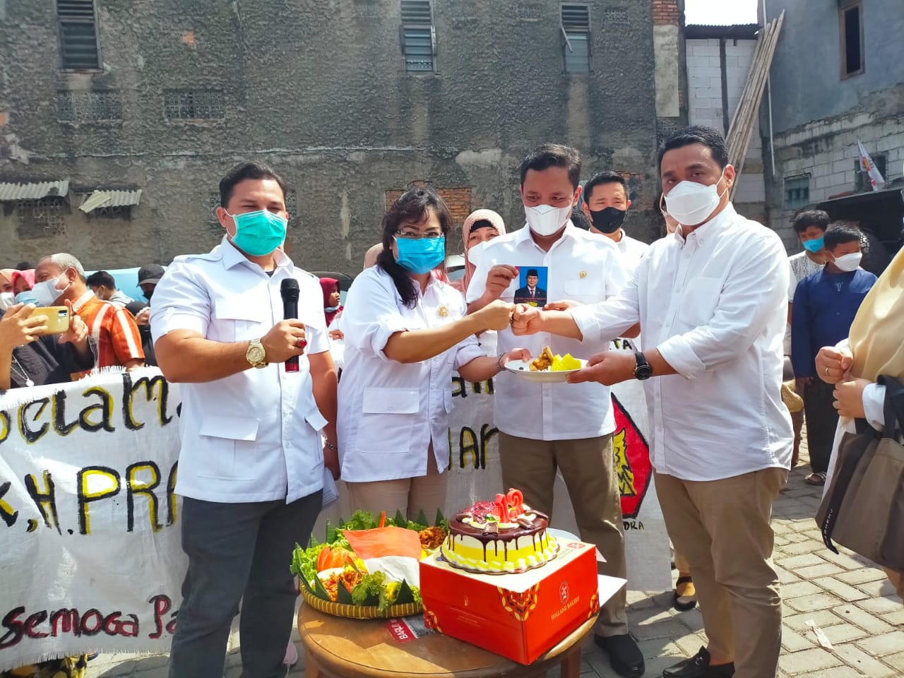 Rayakan HUT Prabowo, Habiburokhman bagi sembako di Jakarta Timur 6 0C9F55EF 0AD7 4EBB 9896 F216AA43342D