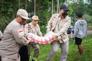 Salurkan Bantuan, Bambang Haryo Dorong Pemerintah Tetapkan Bencana Nasional Erupsi Semeru 6 bhs2