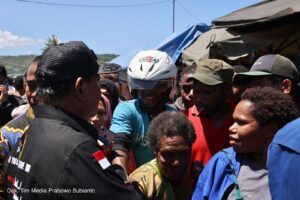 Pesan Mama-Mama Papua Kepada Pak Prabowo: Kalau Jadi Presiden Harus Perhatikan Orang Kecil 6 prabowopapua4